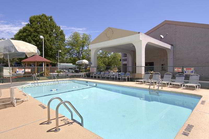 Days Inn By Wyndham Raleigh Midtown Exterior foto